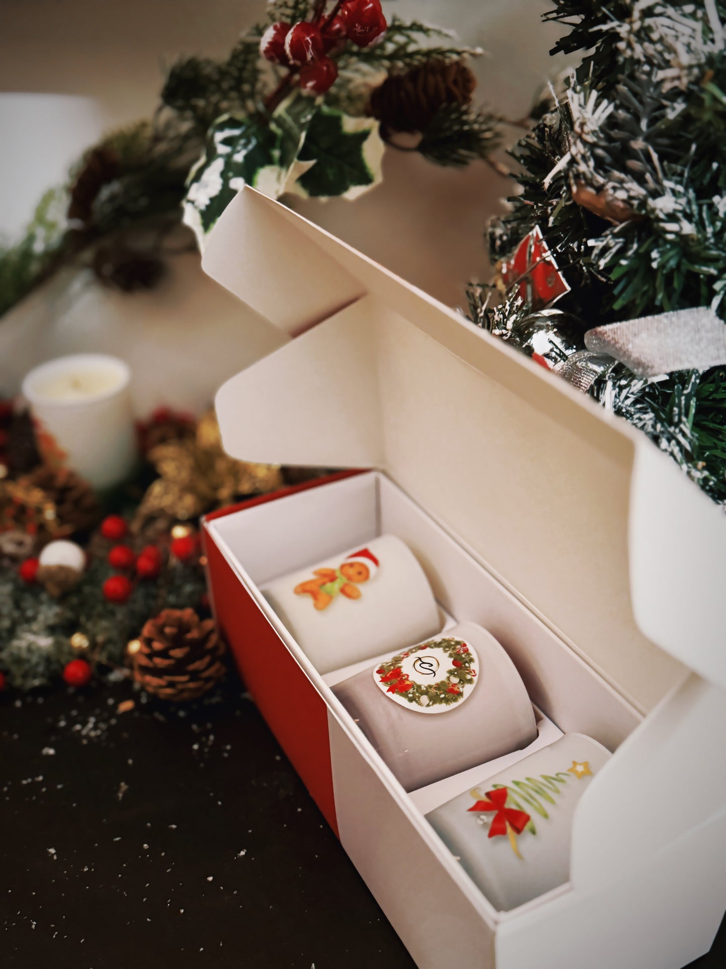 Characterize Christmas Scented 3 Candle Gift Set
